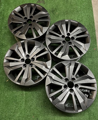 Zdjęcie oferty: Alufelgi Peugeot Rifter 17 5x108 9816963277