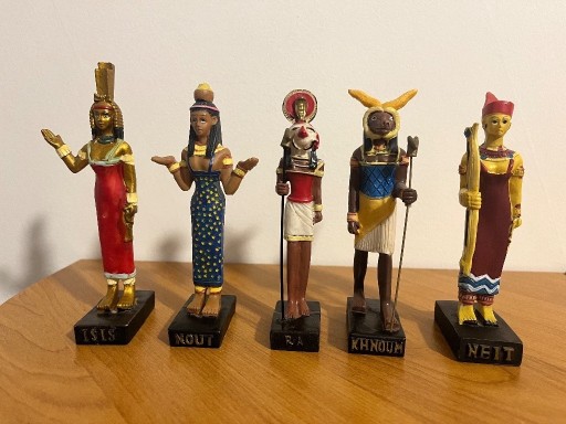 Zdjęcie oferty: Figurki Dekoracyjne Bogowie Egipt Zestaw