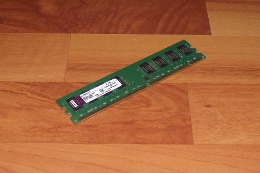Zdjęcie oferty: Pamięć DDR2 2GB Kingston 667MHz (PC2-5300)