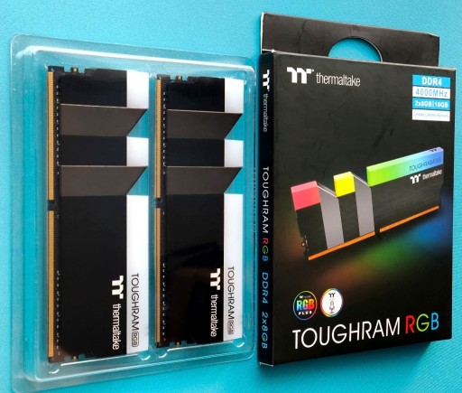 Zdjęcie oferty: Pamięć DDR4 Thermaltake ToughRAM RGB 16GB 2x8GB 4000MHz CL19 XMP2 DIMM