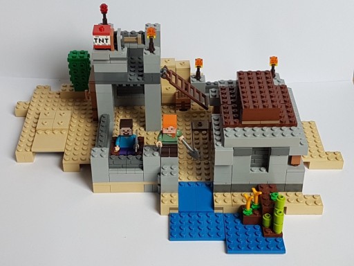 Zdjęcie oferty: Klocki LEGO Minecraft 21121 - Pustynne stanowisko 