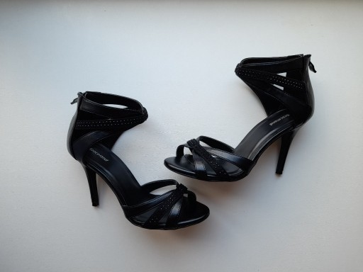 Zdjęcie oferty: Czarne szpilki sandały rozmiar 37