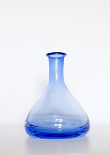 Zdjęcie oferty: Kobaltowy szklany wazon karafka