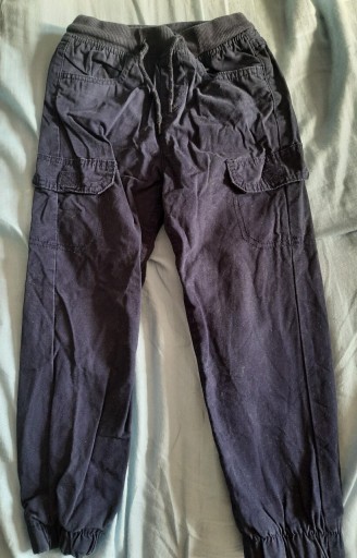 Zdjęcie oferty: Ocieplane spodnie chłopięce LUPILU w rozmiarze 116