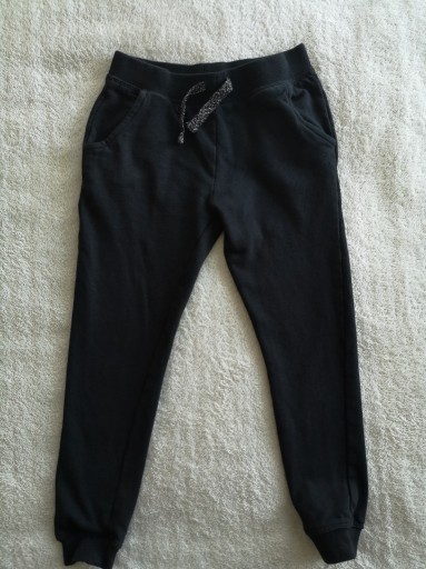 Zdjęcie oferty: Czarne spodnie dresowe dresy Pep&co 128 - 134