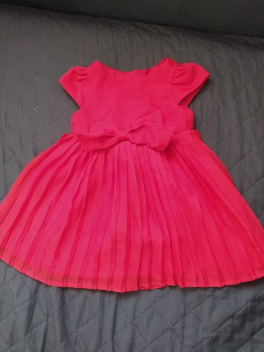 Zdjęcie oferty: Śliczna czerwona sukienka dla dziewczynki, r 80