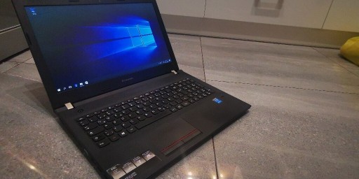 Zdjęcie oferty: Laptop lenovo e50 i3 5gen ssd stan super! 