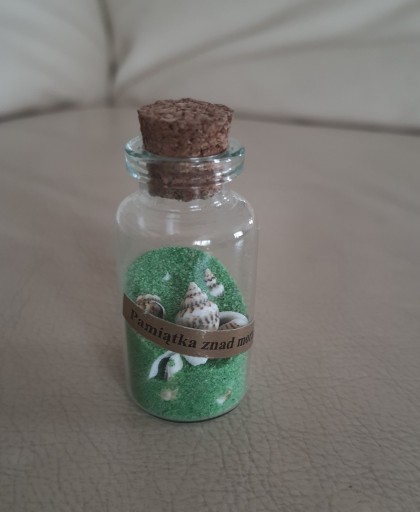 Zdjęcie oferty: buteleczka z korkiem muszelki pamiątka znad morza
