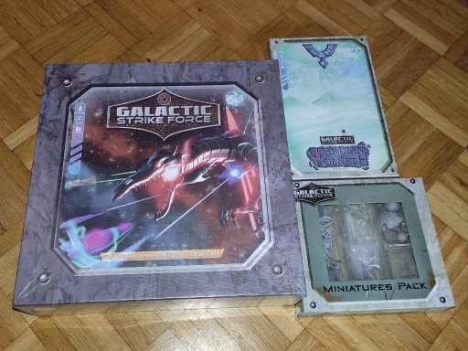 Zdjęcie oferty: Galactic strike force + dodatek + figurki 