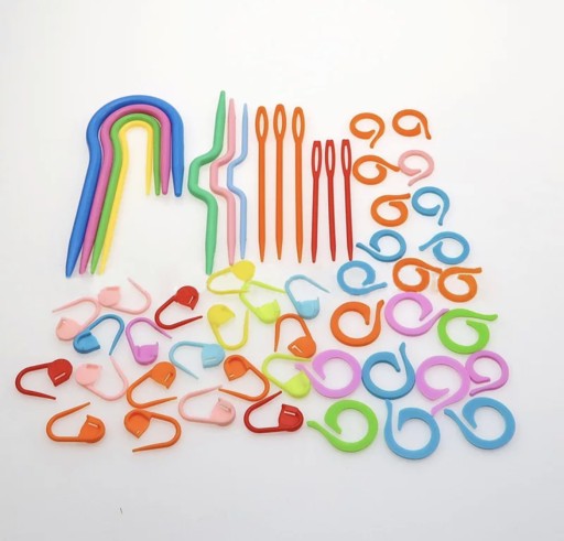 Zdjęcie oferty: Kolorowe plastikowe igły do szycia szydełka 53 szt
