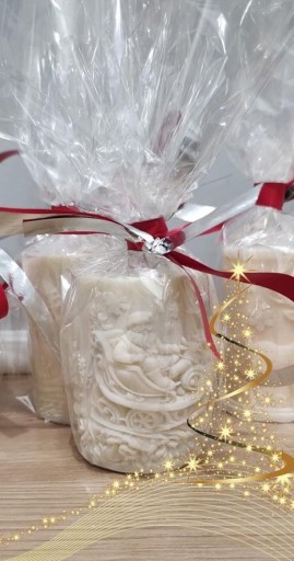 Zdjęcie oferty: Świeczka Sojowa z motywem Świętego Mikołaja