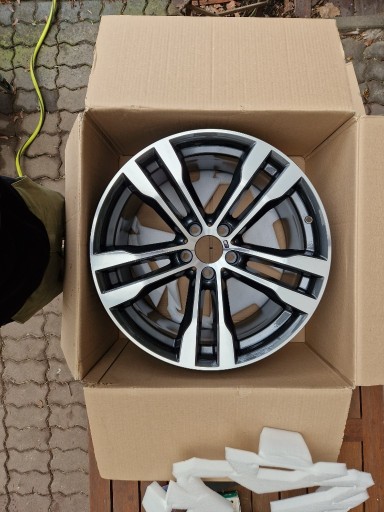 Zdjęcie oferty: NOWA felga bmw x6 f16 x5 f 15 tył 11jx20 is37