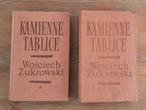 Zdjęcie oferty: Kamienne tablice Wojciech Żukrowski. 2 książki.