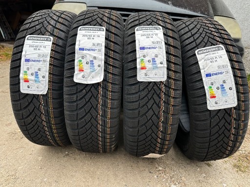 Zdjęcie oferty: Opony zimowe nowe Semperit SPEED-GRIP5 205/65 R16 95 H 