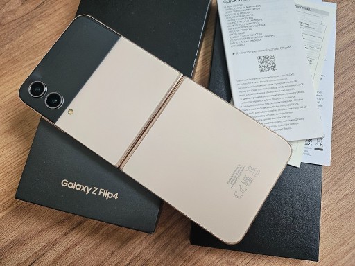 Zdjęcie oferty: SAMSUNG Z Flip 4 SM-F721B - 8/128 GB - ZŁOTY - IDEAŁ - FOLIE