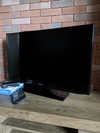 Zdjęcie oferty: Telewizor Samsung 32' + dekoder Opticum H 265