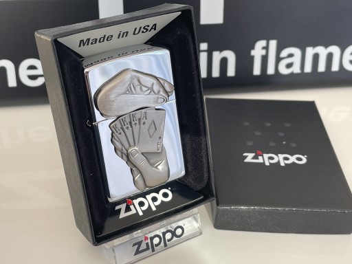 Zdjęcie oferty: Zapalniczka Zippo 2002 Full House Poker Trick NOWA