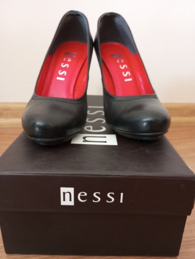Zdjęcie oferty: Eleganckie buty skórzane damskie ,,Nessi"