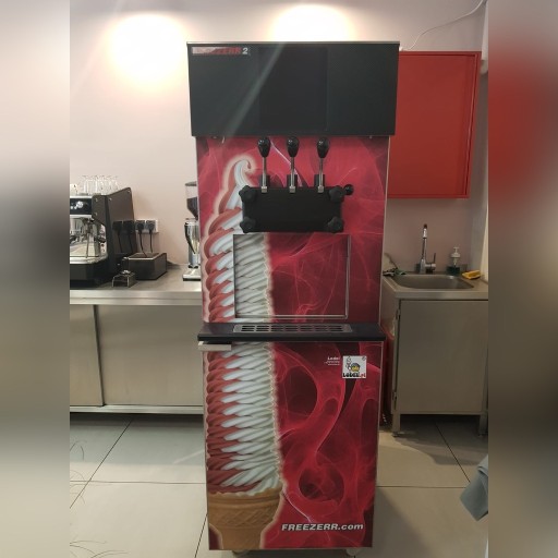 Zdjęcie oferty: automat maszyna do lodów Freezerr twin 2 2018
