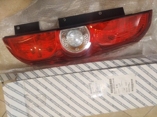 Zdjęcie oferty: Lampa prawa tył opel Combo D 95513785 fiat Doblo 