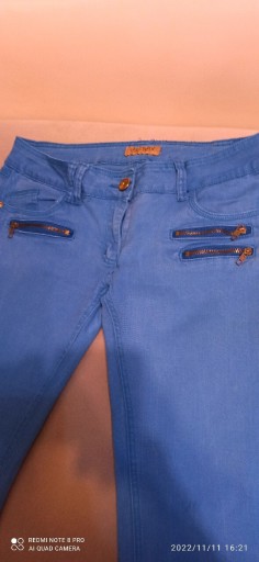 Zdjęcie oferty: Spodnie damskie niebieskie jeans  rozmiar 28
