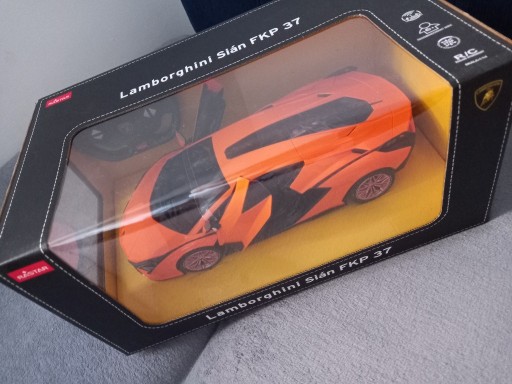 Zdjęcie oferty: Rastar Lamborghini Sian samochód zdalnie sterowany 1/14