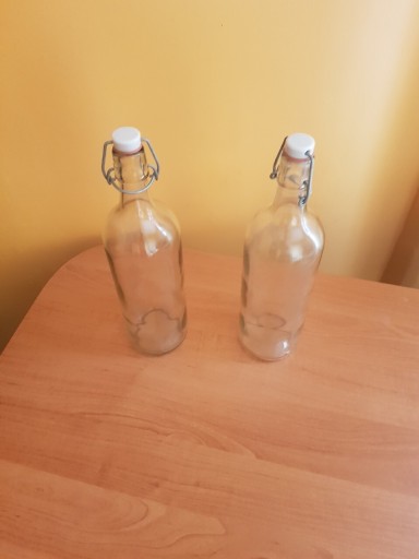 Zdjęcie oferty: Dwie butelki 1L szklane