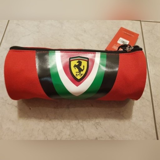 Zdjęcie oferty: Piórnik okrągły Ferrari Shell