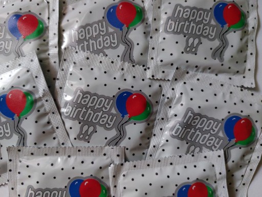 Zdjęcie oferty: HAPPY BIRTHDAY - prezerwatywa z nadrukiem urodziny