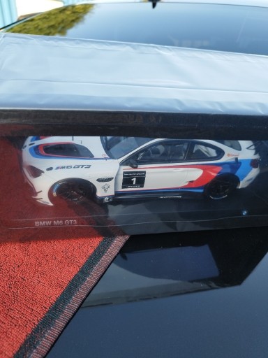 Zdjęcie oferty: BMW M6 GT3 1/18 model