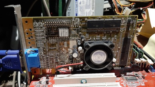 Zdjęcie oferty: Old karta graficzna NVidia Geforce2 32 mb retro