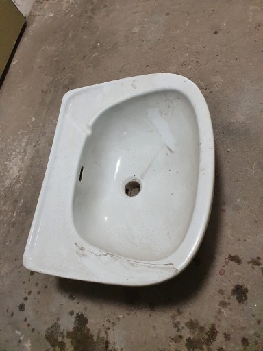 Zdjęcie oferty: Umywalka, czasy PRL, używana, mała wada