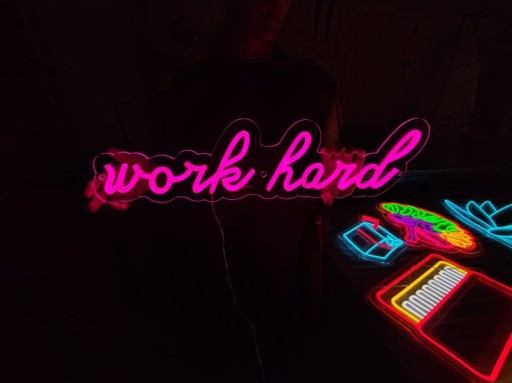 Zdjęcie oferty: Napisy Świetlne. Dekoracje Neon LED. WORK HARD