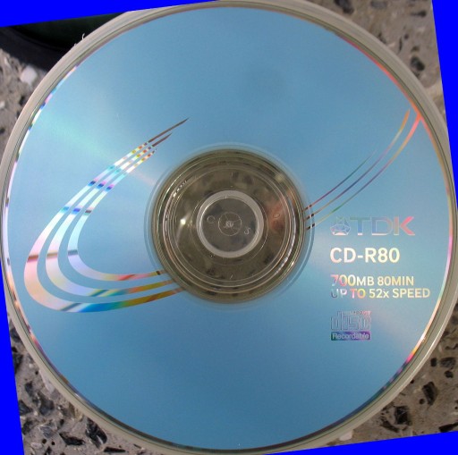 Zdjęcie oferty: TDK CD-R, 700 MB, 80 min. "niebieskie". 5 sztuk.