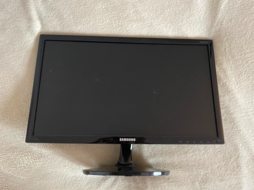 Zdjęcie oferty: MONITOR SAMSUNG 21.5" s22d300ny