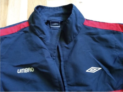 Zdjęcie oferty: Bluza Wiatrówka Umbro ROZ 122 a2