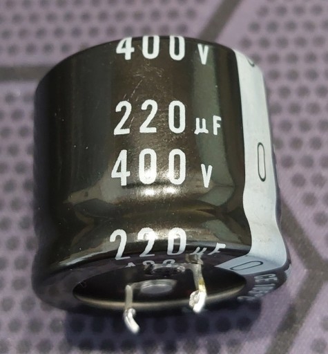 Zdjęcie oferty: Kondensator  nichicon 220uF 400V