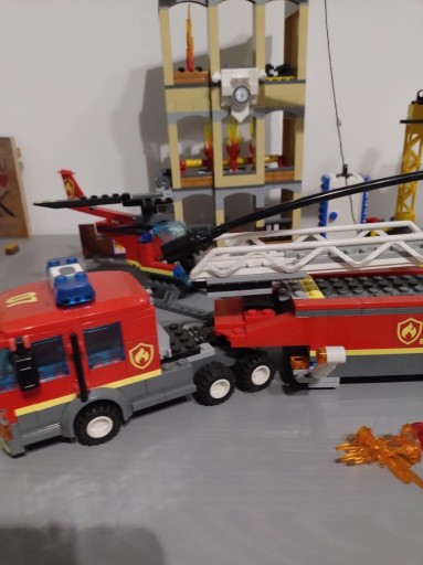 Zdjęcie oferty: Duży zestaw lego City straż pożarna 60216