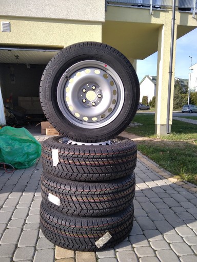 Zdjęcie oferty: 4X NOWE KOŁA MERCEDES ZIMA 205/65R16C BARUM