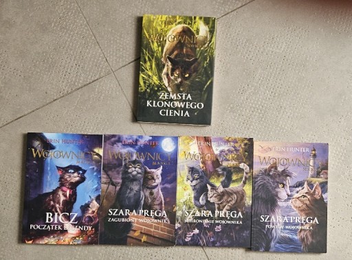 Zdjęcie oferty: Erin Hunter MANGA i NOWELA komplet NOWY