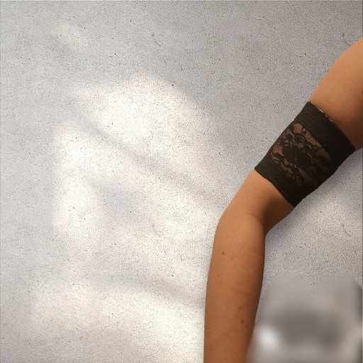 Zdjęcie oferty: Koronkowa Opaska handmade na ramię dla diabetyka do czujnika glukozy XS 