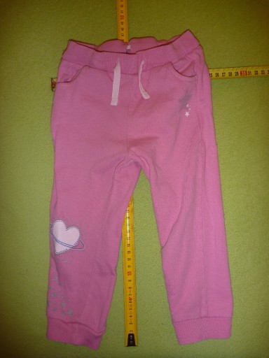 Zdjęcie oferty: Spodnie różowe serce z kieszeniami rozmiar 86
