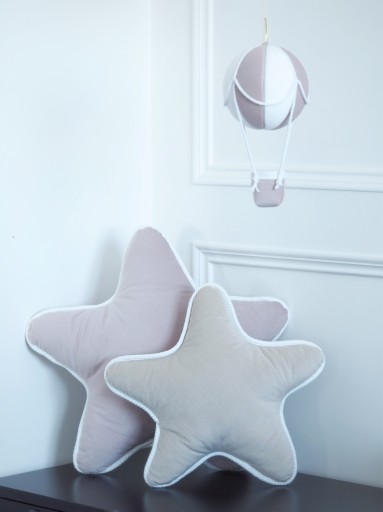 Zdjęcie oferty: Poduszki dekoracyjne do pokoju dziewczynki 