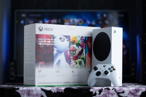Zdjęcie oferty: Xbox Series S 512 GB SSD (zestaw) - idealny