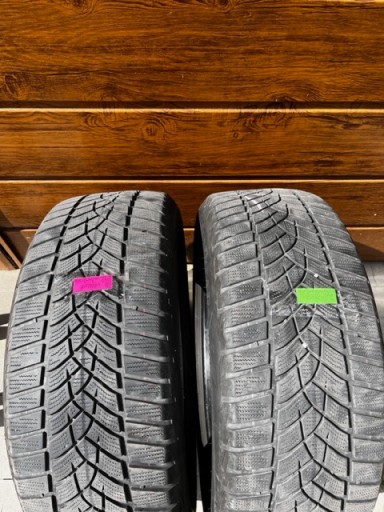 Zdjęcie oferty: 2x opony ZIMOWE 215/55/17 XL Goodyear UltraGrip 