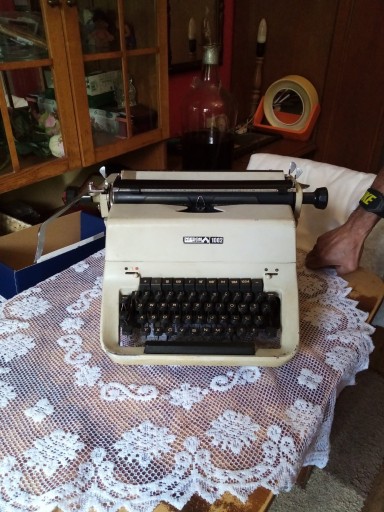 Zdjęcie oferty: maszyna do pisania Predom Łucznik 1002