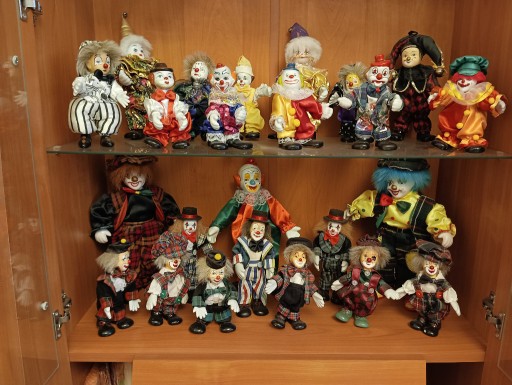 Zdjęcie oferty: Kolekcja porcelanowych figurek klaunów