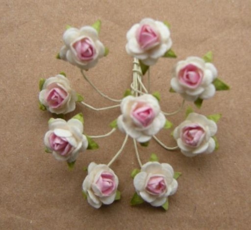 Zdjęcie oferty: Kwiatki różyczki papierowe krem-różowe 10mm 50szt.