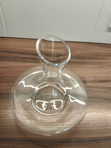 Zdjęcie oferty: Krosno - szklany wazon z płaskim dnem i skośnym wlewem.