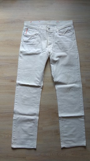 Zdjęcie oferty: Hugo Boss jeans białe męskie W33L34